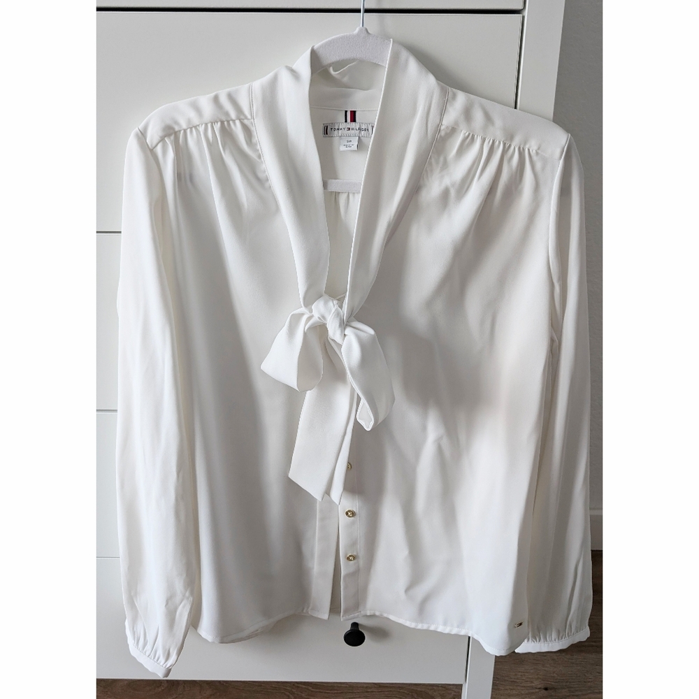NWOT Tommy Hilfiger White Blouse with Tie Detail